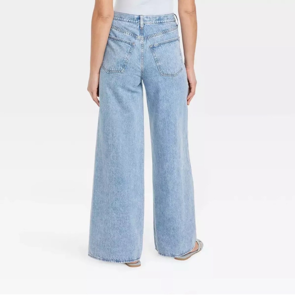 NWT Universal Thread Women's Mid Rise Super Wide-Leg Jeans - Picture 2 of 6